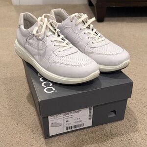 Ecco Women’s Light Gray Sneakers Size 38